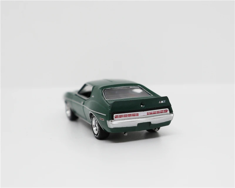 Зеленый светильник 1: 64 1972 AMC Javelin AMX бутик сплава автомобиля игрушки для детей Детские игрушки модель оптом