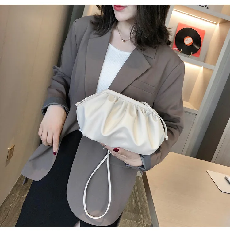 12604011288_398591494