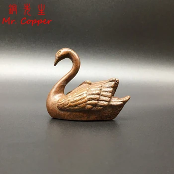

Antique Bronze Swan Small Ornaments Copper Animal Tea Pet Symbol of Love Miniature Figurines Vintage Brass Craft Home Decoration