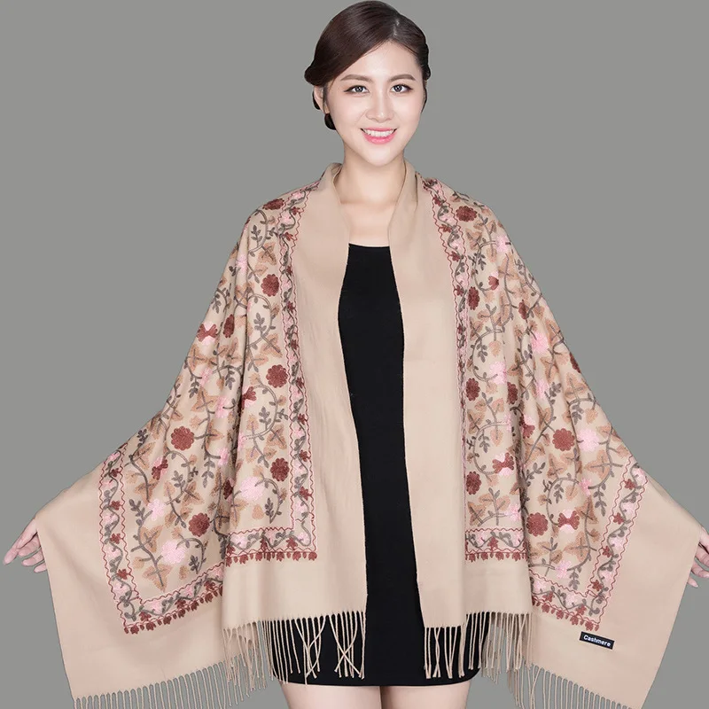 Негабаритный зимний теплый однотонный шарф для женщин/леди мягкие кашемировые шали цветок вышивка кашемировые женские накидки - Цвет: CAMEL