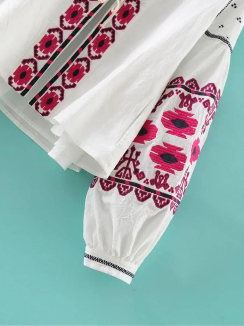Boho блузка из хлопка с цветочной вышивкой блузки с кисточками и длинным рукавом-фонариком Свободные повседневные женские топы в стиле хиппи блузка и рубашка