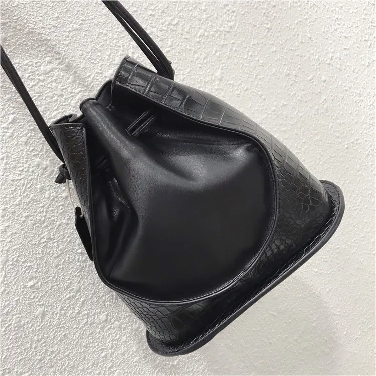 

Niche Designer Stitching Pumping Single Shoulder Bucket Bag Female New Wild Portable Diagonal Bag Tide Causal Women Bag