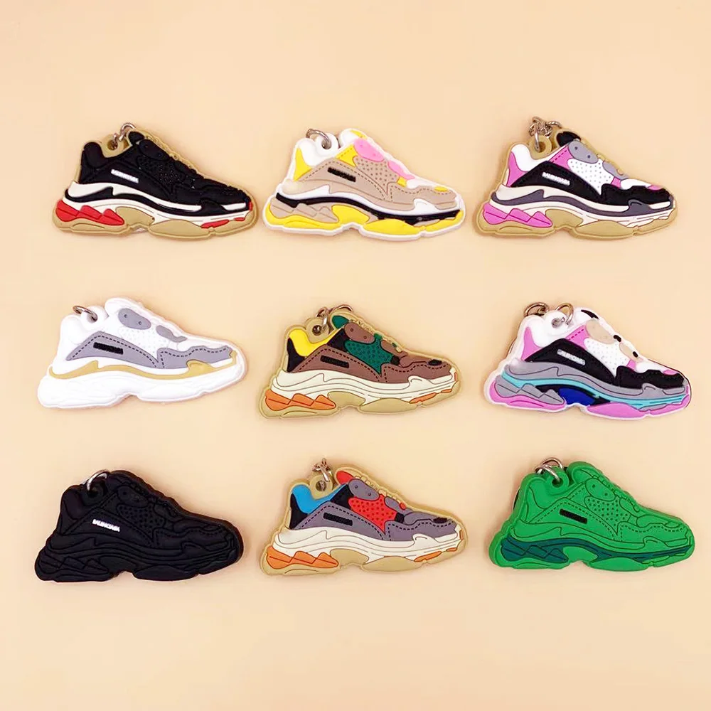 

Mini TRIPLE S Retro Shoe Key Chain Men Women Kids Gift Keyring Basketball Sneaker Key Holder Porte Clef Pendant Accessories