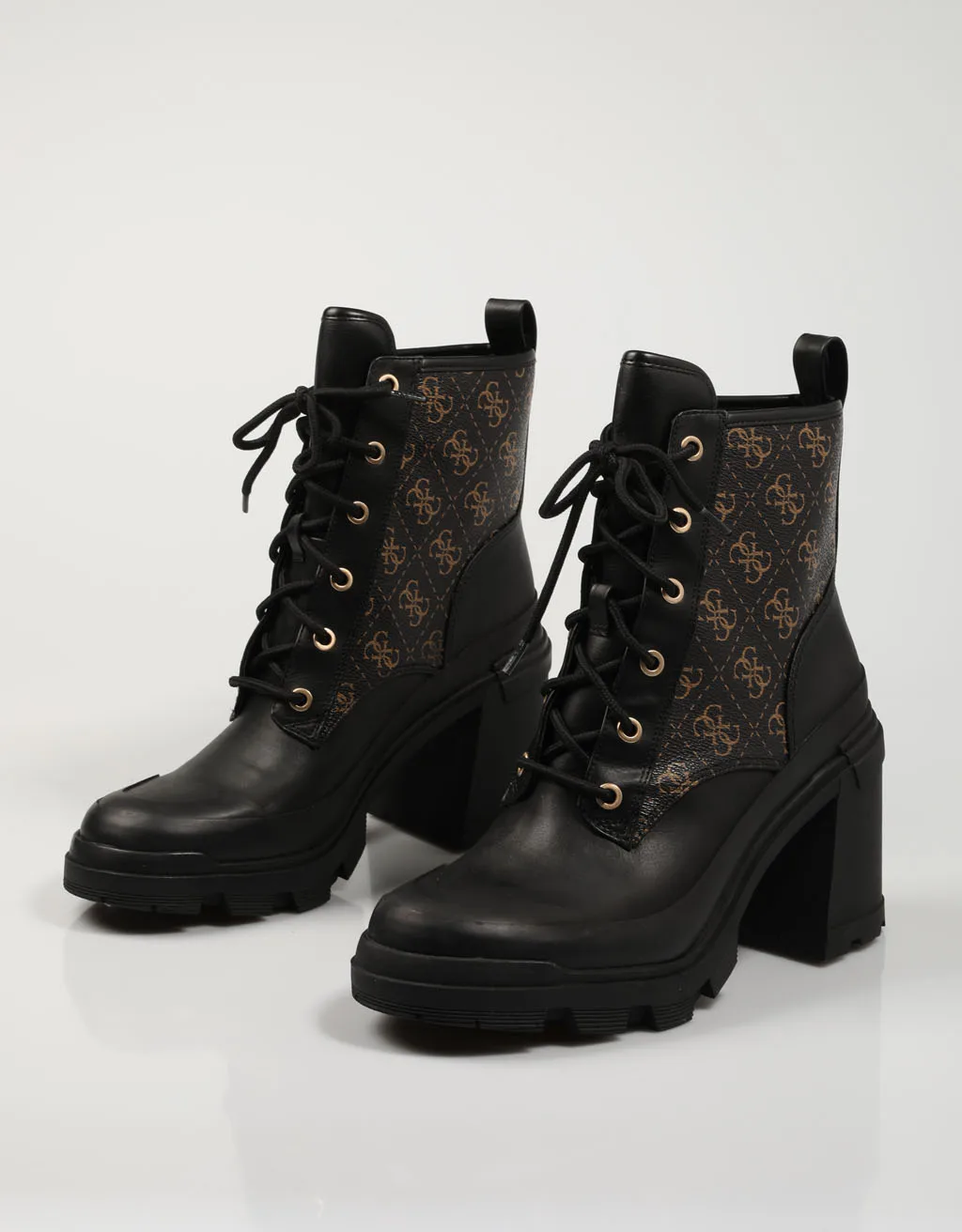 guess quilted boots