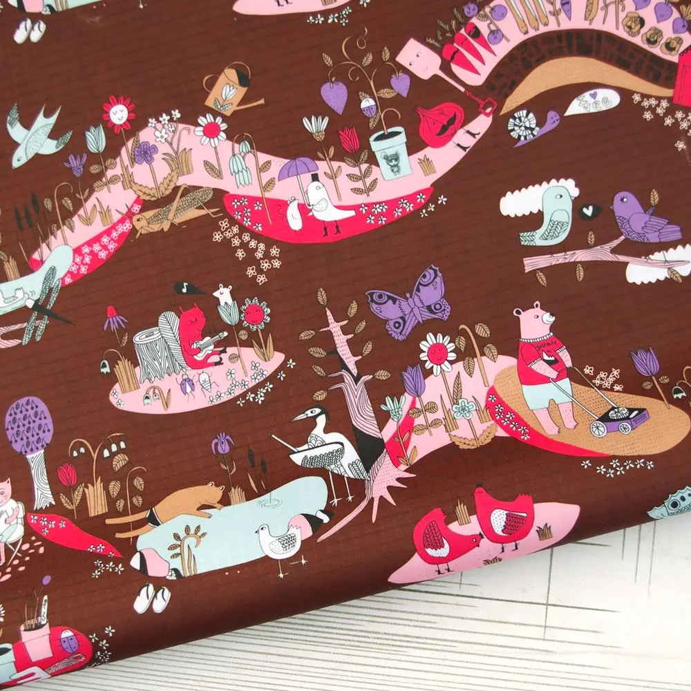 Водонепроницаемая ткань с ПВХ покрытием-медведь, птица, дерево и цветок на шоколадном фоне(WF329