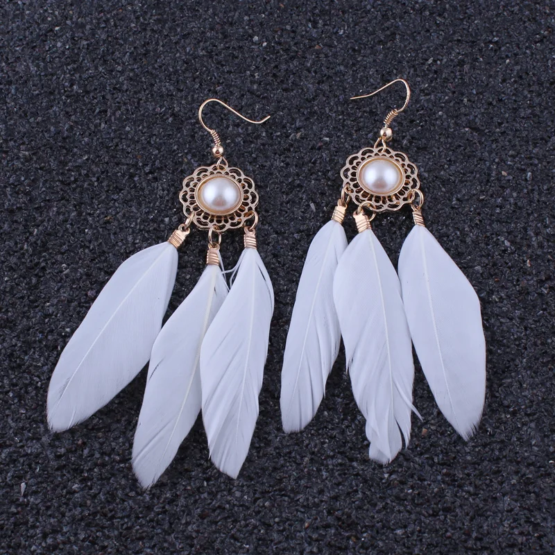 

Hot Vintage Ethnic Boho Gypsy Feather Earrings Gold Color India Style Pearl White Long Feather Tassels Drop Earrings For Women