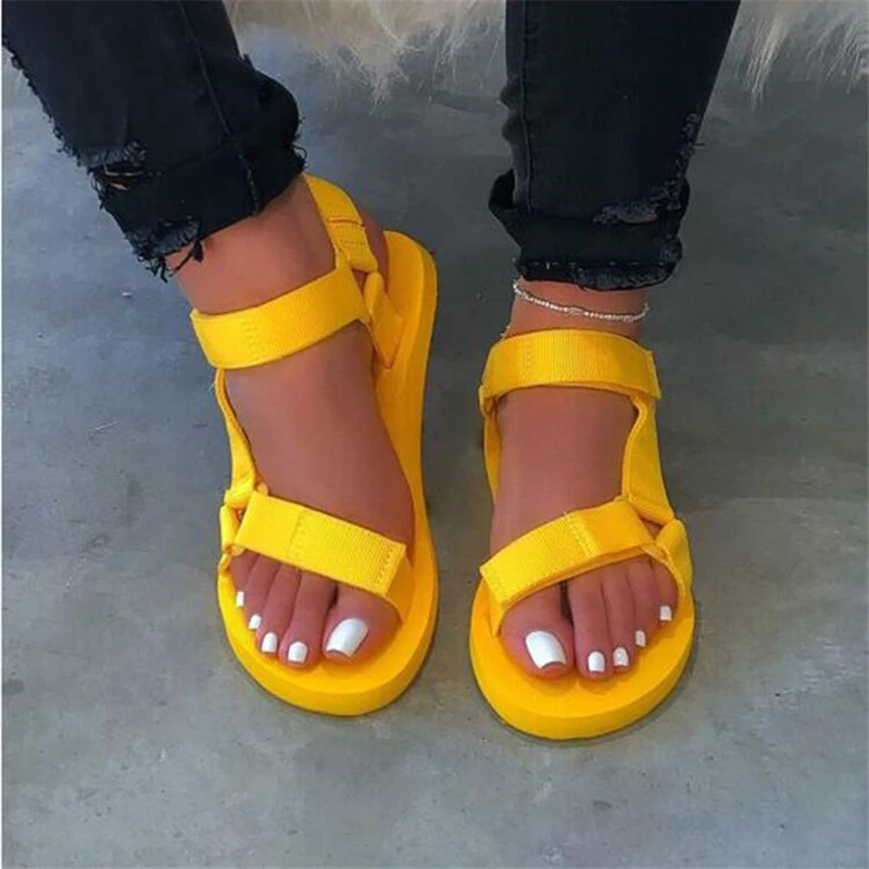 Sandalias informales de Punta abierta para mujer, zapatos antideslizantes con plataforma de bucle de gancho negro, zapatos de playa para verano, novedad de 2020 - Imagen 3