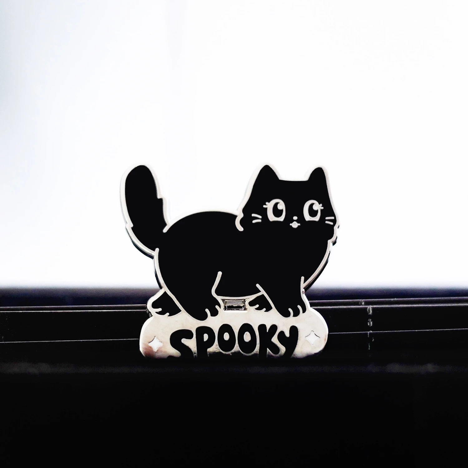 Engraçado fome comer peixe gato preto duro esmalte pino kawaii desenhos  animados gatos animal dourado broche lapela mochila pinos decoração  presente exclusivo - AliExpress