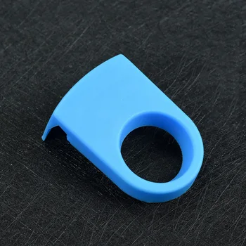 

12 Pcs Plastic Cocktail Bottle Buckle Beer Bottle Holder Bar Drink Clips Bar Supplies Dinking Accessories (Random Color)
