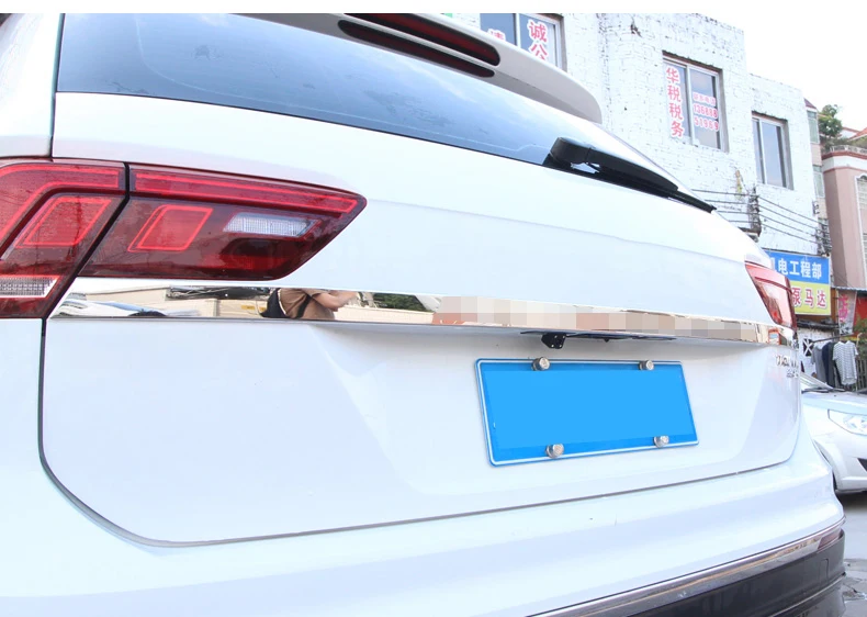 Для Tiguan второго поколения- накладка на заднюю крышку багажника Накладка наклейка для укладки наружные части автомобиля внешние аксессуары