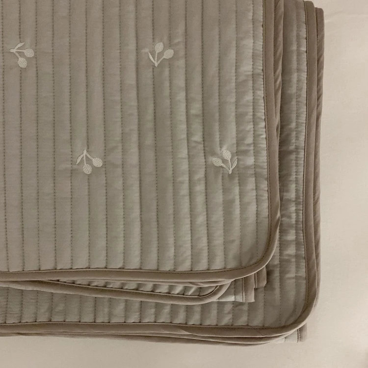 Korean-Baby-Quilt-Bedding-Set-Cotton-Cherry-Embroidery-Quilting-Kids-Sets-in-Crib-Bed-Duvet-Quilts-for-Newborn-Baby-Girl-Boy-Cot-010