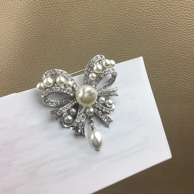 2021 New Brand Jewelry Vintage Lovely Style Brooch Party Sweater Brooche Flower Pearls Fashion