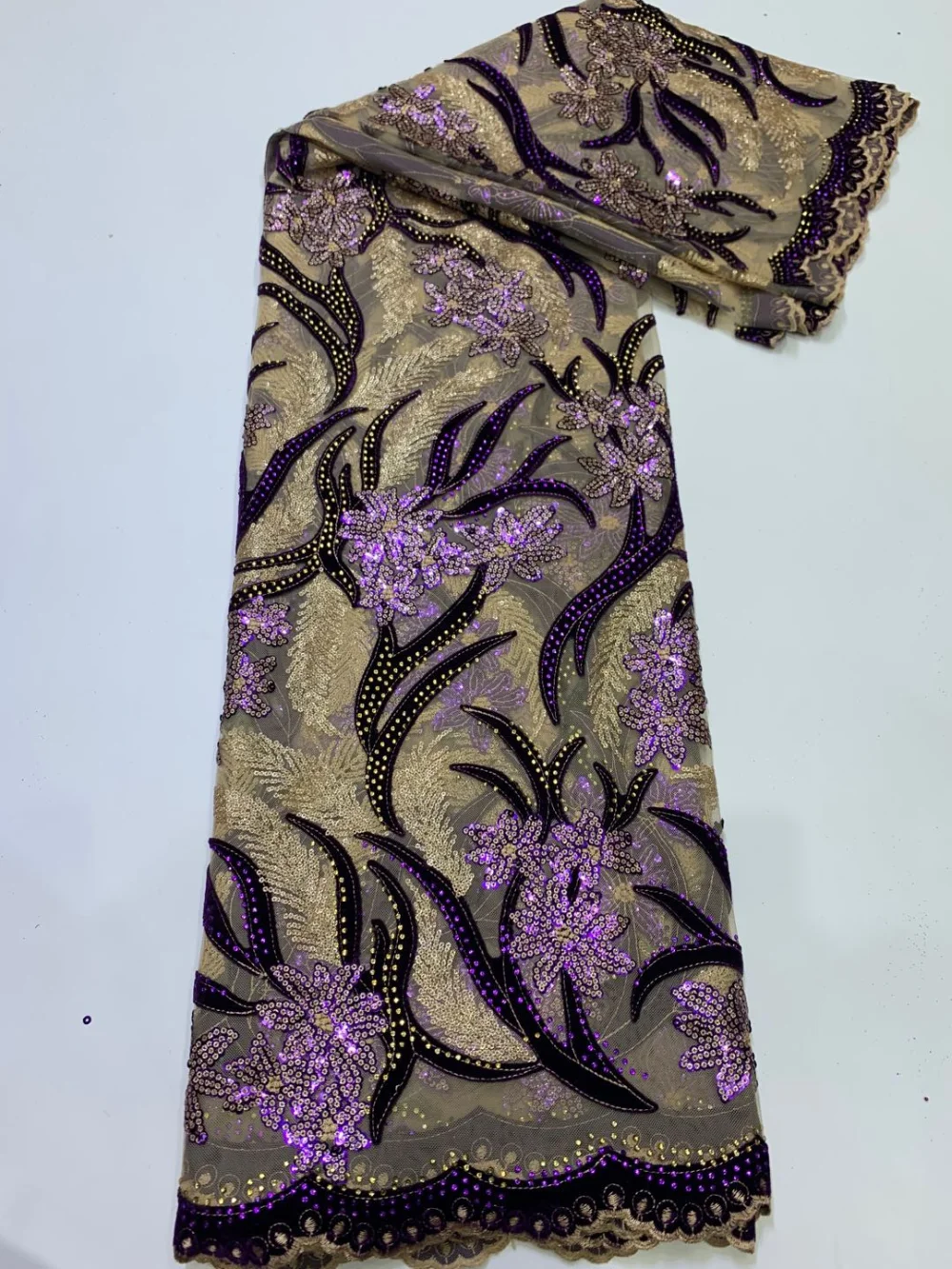 AB162249172B48FD6C3F8962E18F43EE