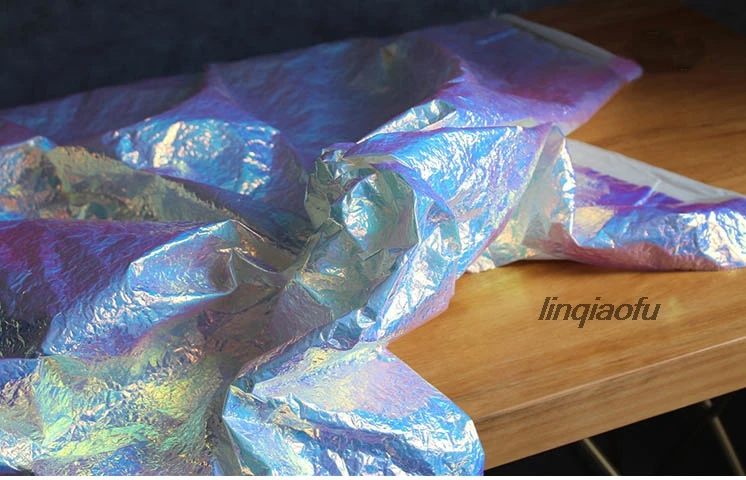 Плиссированная ткань лазерная Светоотражающая Водонепроницаемая композитная ткань Высококачественная Водонепроницаемая креативная дизайнерская лазерная ткань для одежды