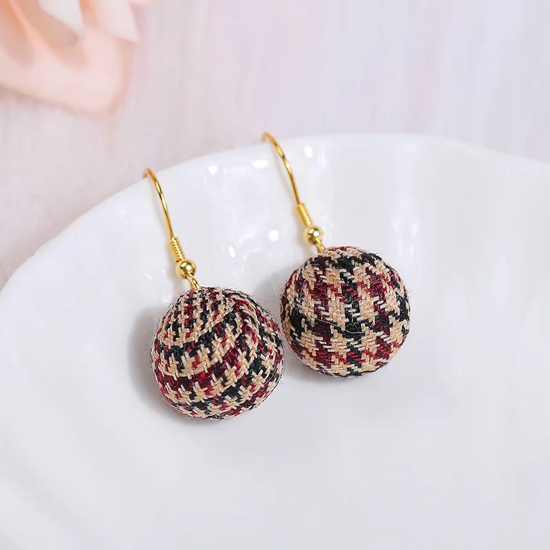 Fashion Short Drop Earrings for Women Girl Leopard Simple Hair Ball Models Dangle Earring Party Charm Jewelry Gifts Brincos - Окраска металла: PlaidRed