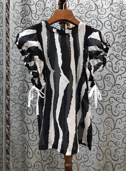 

2020 Spring and Summer New Women's round Neck Cuff Wrinkled Lace-up Decorative Striped All-match Top 404