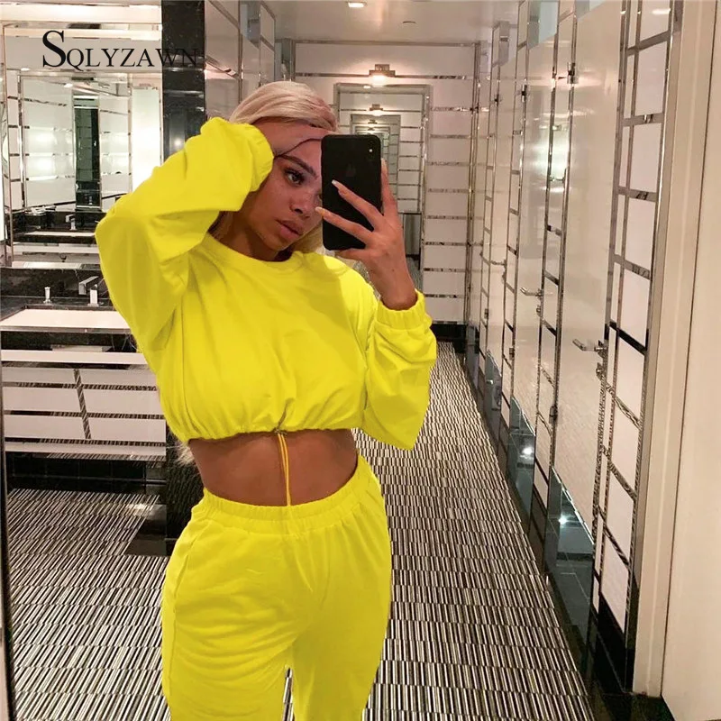 

Autumn Two Pieces Set Oversized Crop Top and Sweatpant Tracksuit Women Set Elastic Waist Leisure 2 Piece Set Women Outfits