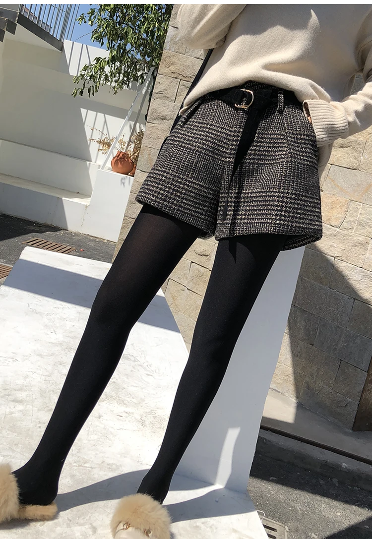 New Autumn Winter Wool High Waisted Shorts for Women Korean Plaid Wide Leg Shorts Femme Casual Loose Boots Womens Shorts