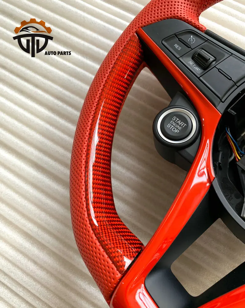 Красный руль из углеродного волокна для Alfa Romeo