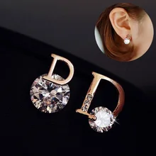 Новые корейские модные популярные стразы, блестящие изысканные серьги-гвоздики, циркониевые серьги с буквой D, Женские Ювелирные изделия