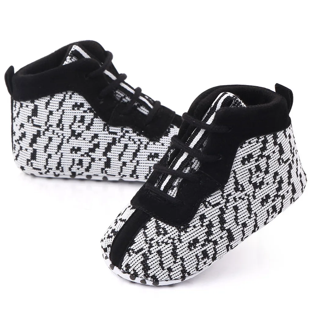 Обувь для маленьких мальчиков и девочек; хлопковая Нескользящая удобная модная мягкая обувь для малышей на шнуровке; удобная разноцветная обувь для новорожденных