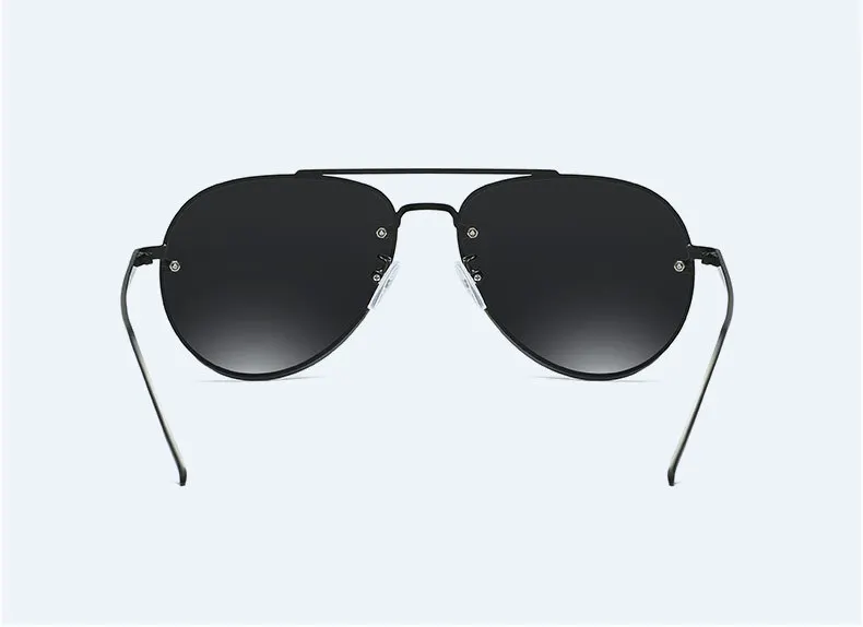 8956905913_2030257556