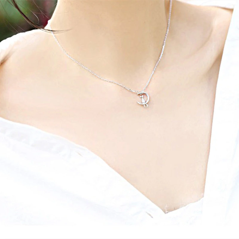 

Silver fairy tale style net red moon cat necklace female fashion simple and exquisite cat clavicle chain light luxury jewelry