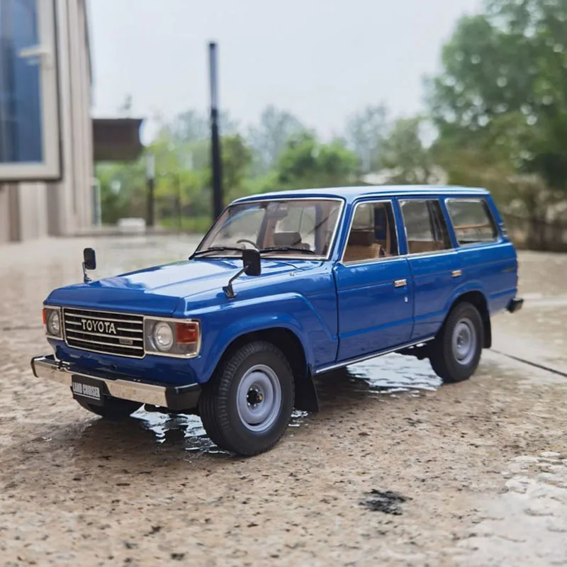 

1:18 Scale LAND CRUISER LC60 Alloy Simulation Car Model Metal Die-Cast Toy Alloy Vehicle for Adult Collection Souvenir