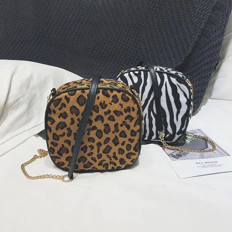 

Fashion design women's handbag 2019 new leopard print shoulder Messenger bag chain zebra pattern small square bag