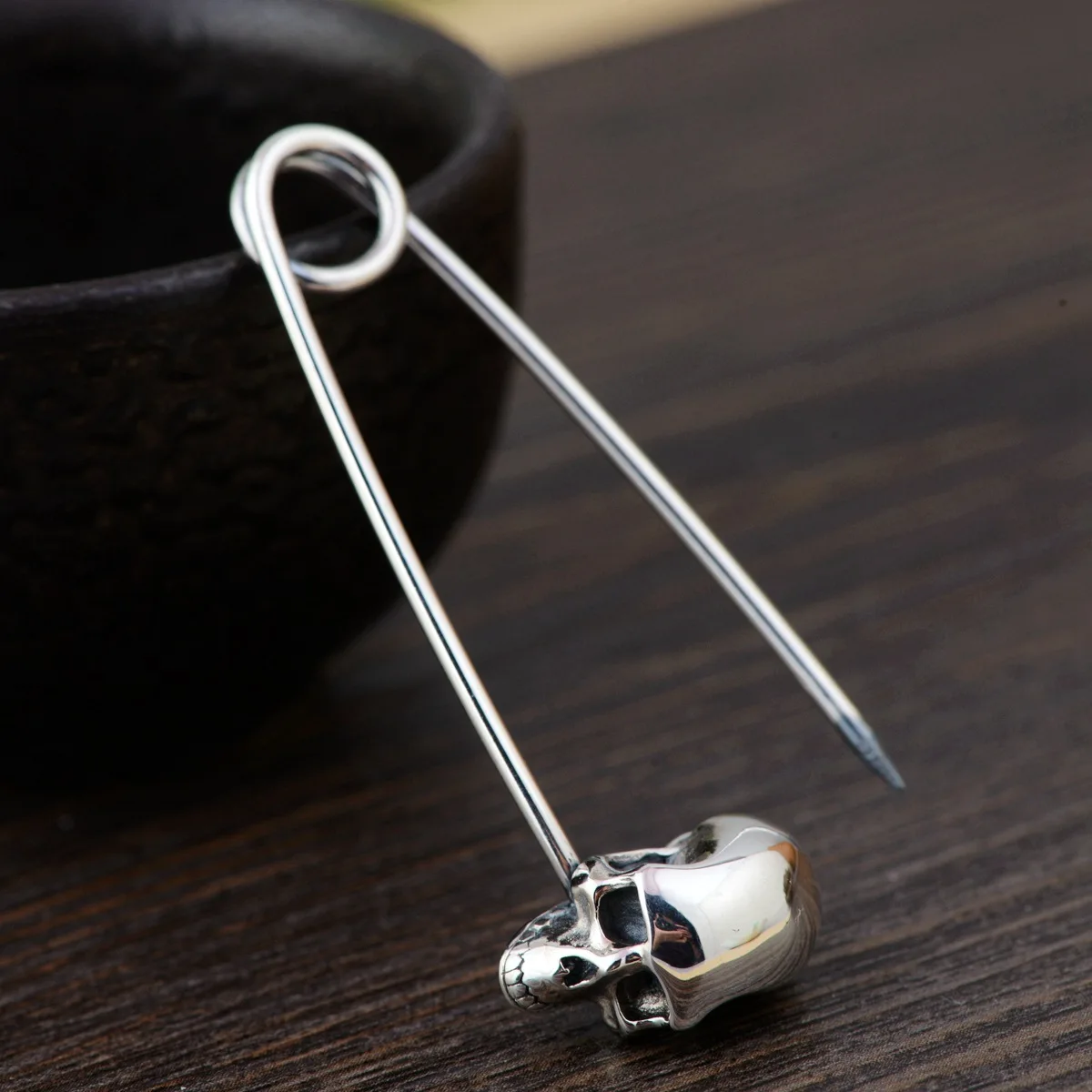 

Men's Thai Silver Skull Brooch Handmand Silver Brooches Large Hijab Pin Punk Collar Pins Jewelry Broche SBH0008