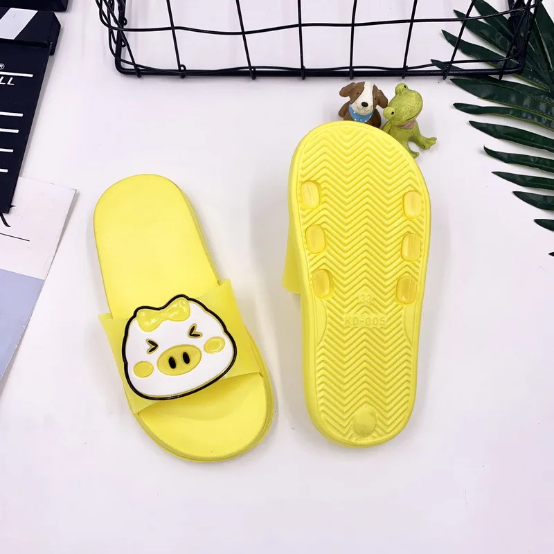 Тапочки с персонажами из мультфильмов для детей обувь с изображением свинки летнее платье для малышей с принтом животных; для детей для ношения в помещении, Тапочки для малышей нескользящая Мягкая подошва сланцы Дети 30-35