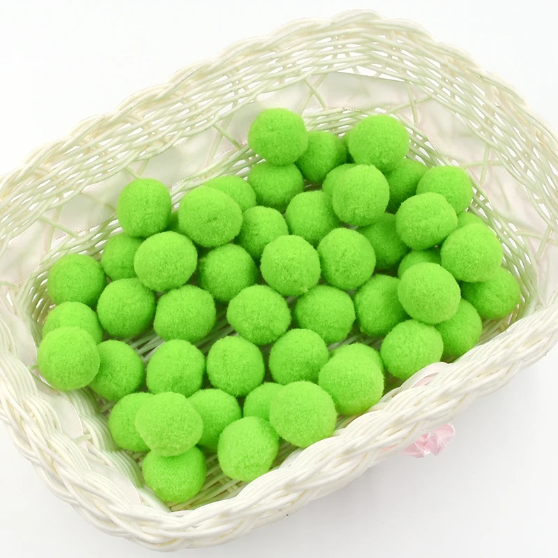 08 fruit green Помпон 25 мм Мягкие помпоны Пушистый Плюшевый поделки DIY Artesanato Acessorios шары помпоны меховой шар домашний декор швейные принадлежности 180 шт - Цвет: 08 fruit green