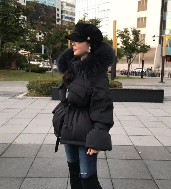 Женская Толстая короткая кружевная женская зимняя куртка, черная модная теплая хлопковая стеганая куртка, зимнее пальто, Женское пальто с меховым воротником, H22