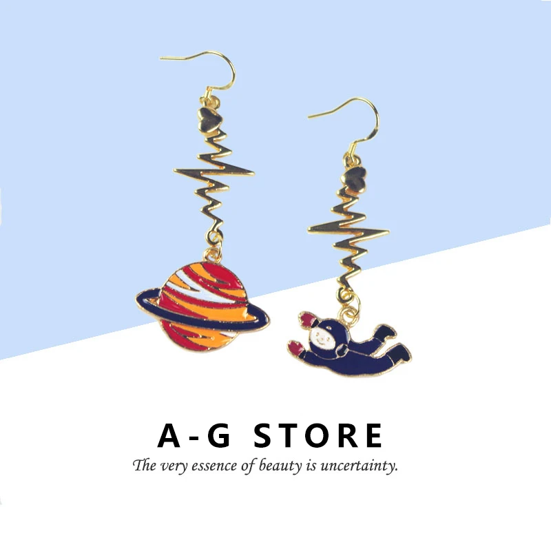 

2020 Trend Creative Cute Earrings Women Design Planet Astronaut Moon Tassel Drop Earrings For Trendy Party Earrings Women Girls