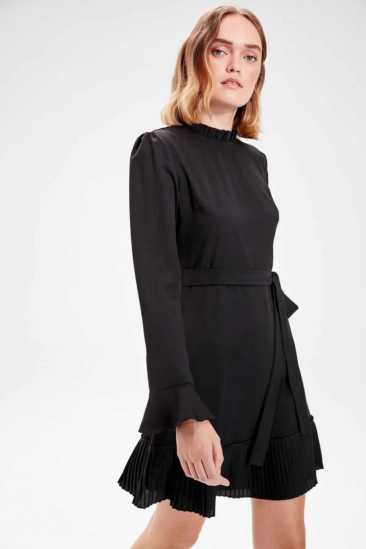 

Trendyol Black Piliseli Dress TWOSS19LJ0114