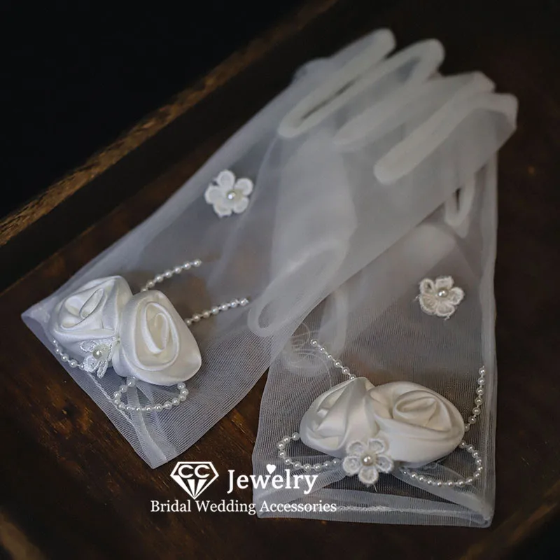 

CC Short Bridal Gloves Wedding Accessory for Women Engagement Dress Flower Shape Translucent Finger Gants Marriage Mittens AN184