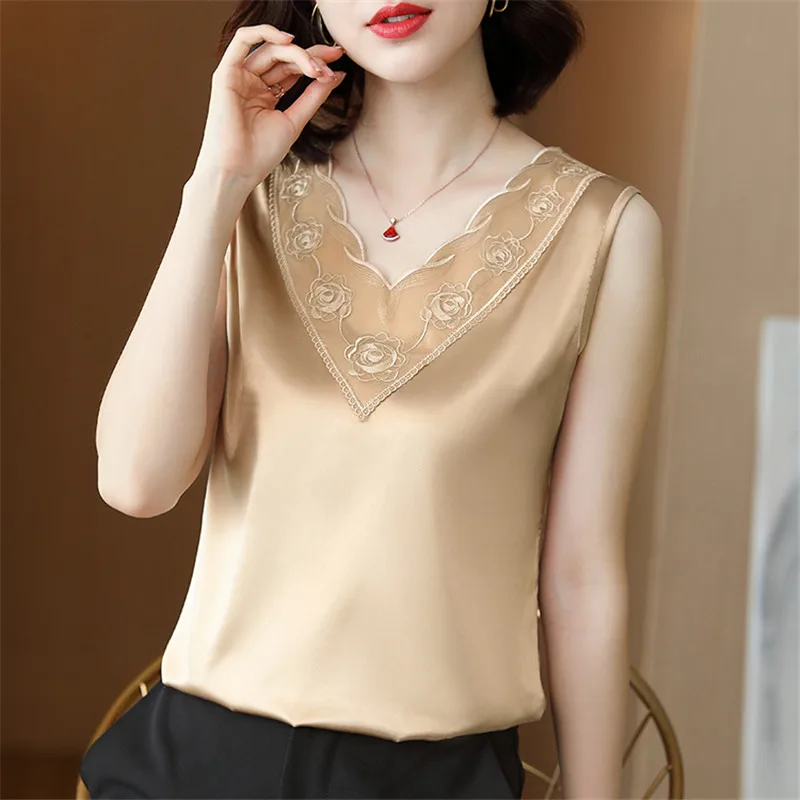 

Korean Silk Women Tops Woman Elastic Satin Tops Tees Woman Sleeveless Hollow Out Tank Top Plus Size Women Silk Print Halter Top