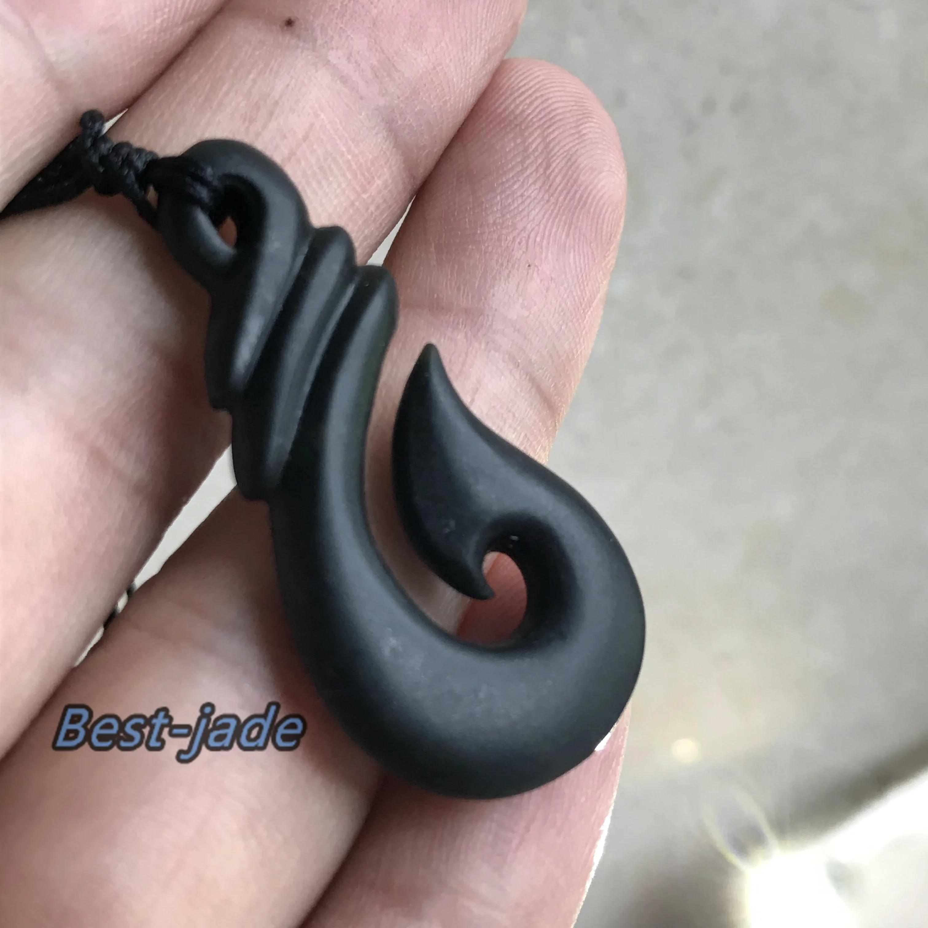 NaturalBlackGreenNephriteFishhookpendantAustralianjadeDullpolishingGreenstoneHawaii