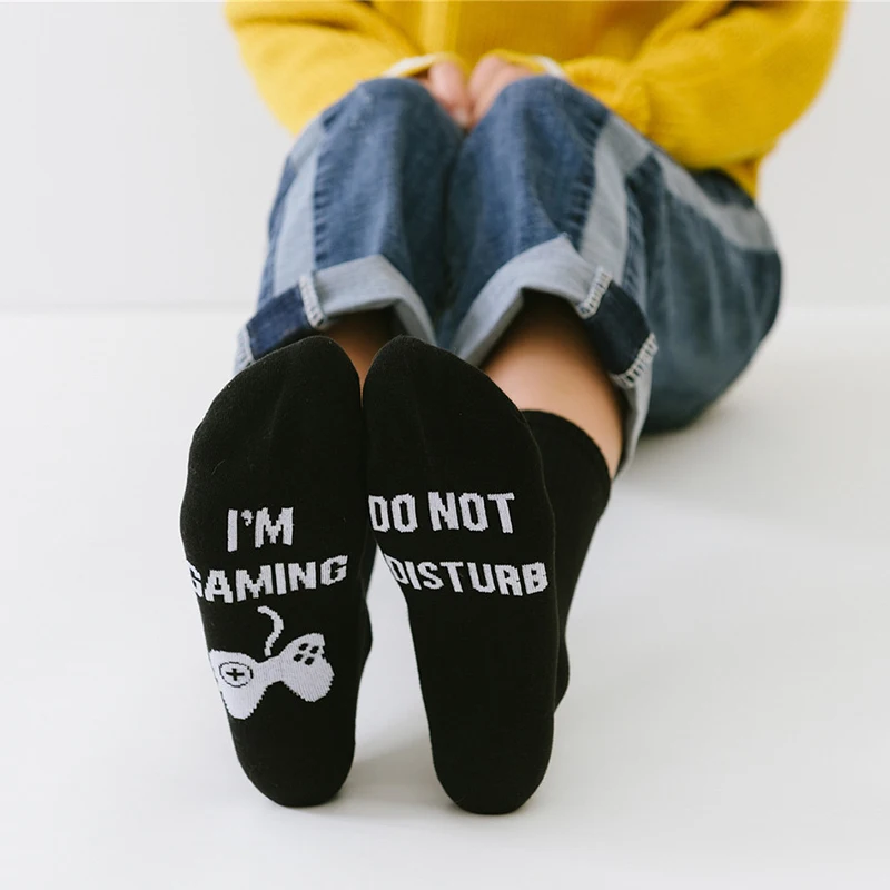 

Letter Style Socks DO NOT DISTURB I`M GAMING Socks Women Men Funny Unisex Printed Happy Casual Cotton Couple Socks Dropshipping