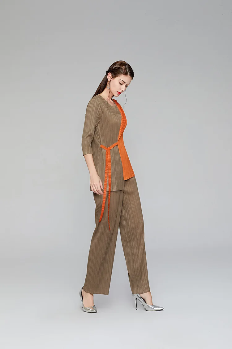 Лоскутный контрастный Топ, Женский плиссированный топ Miyake, весна и лето, новинка, половина длины, галстук, свободная повседневная футболка