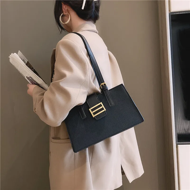 

Black Trend PU Big Lock Handbag Portable Women's Solid Color Shoulder Bag Elegant Female High-quality Leather Bag All-match Bags