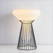 Скандинавские современные минималистичные настольные лампы для гостиной, белый стеклянный шар, Настольный светильник, железный штатив, молочный круглый шар, настольная лампа для чтения