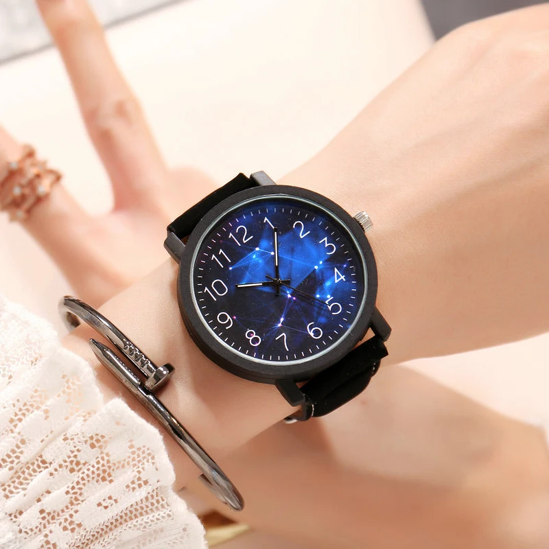 

2019 Fashion/Luxury/simple Beautiful Men/women Watches Relogios Feminino ladies leather Strap round dial Wristwatch for Gift