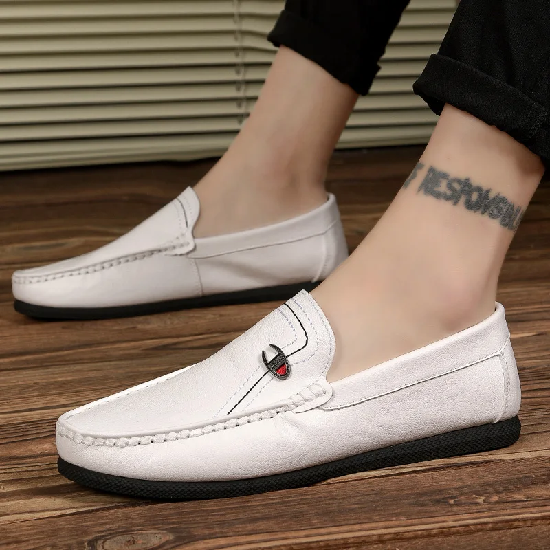 

Driving Shoes Men Loafers Flat Leather Shoes Mens Shoes With Spikes Moccasins Man's Shoe Casual Summer Boat Shoes Moccasin White