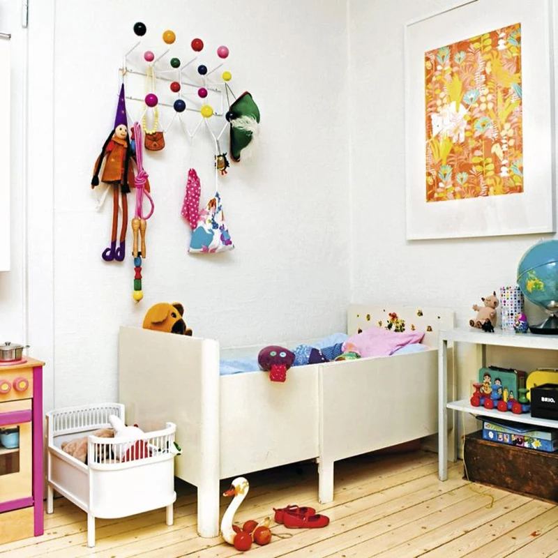 Рисунок 2 - Многоцветная вешалка для мебели из массива дерева