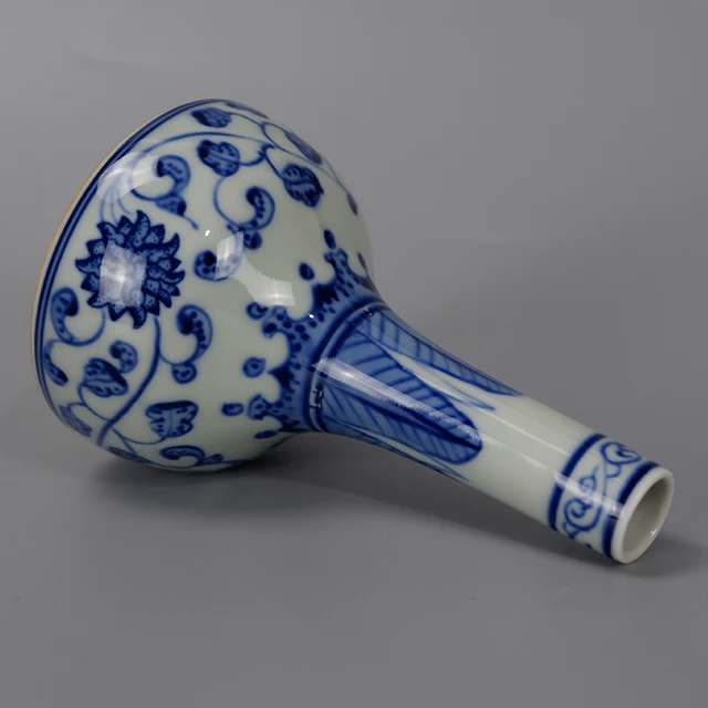 Qing Kangxi Hand-painted Blue And White Glaze Entangled Branch Lotus Small Antique Ceramic Vase 5