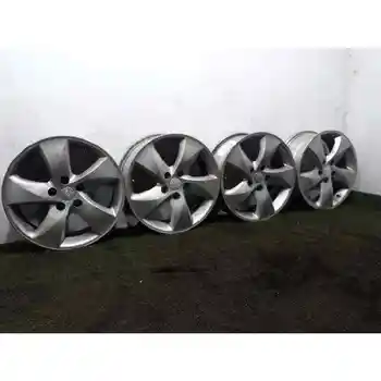 

R17 SET TIRES KIA CARENS (AN)