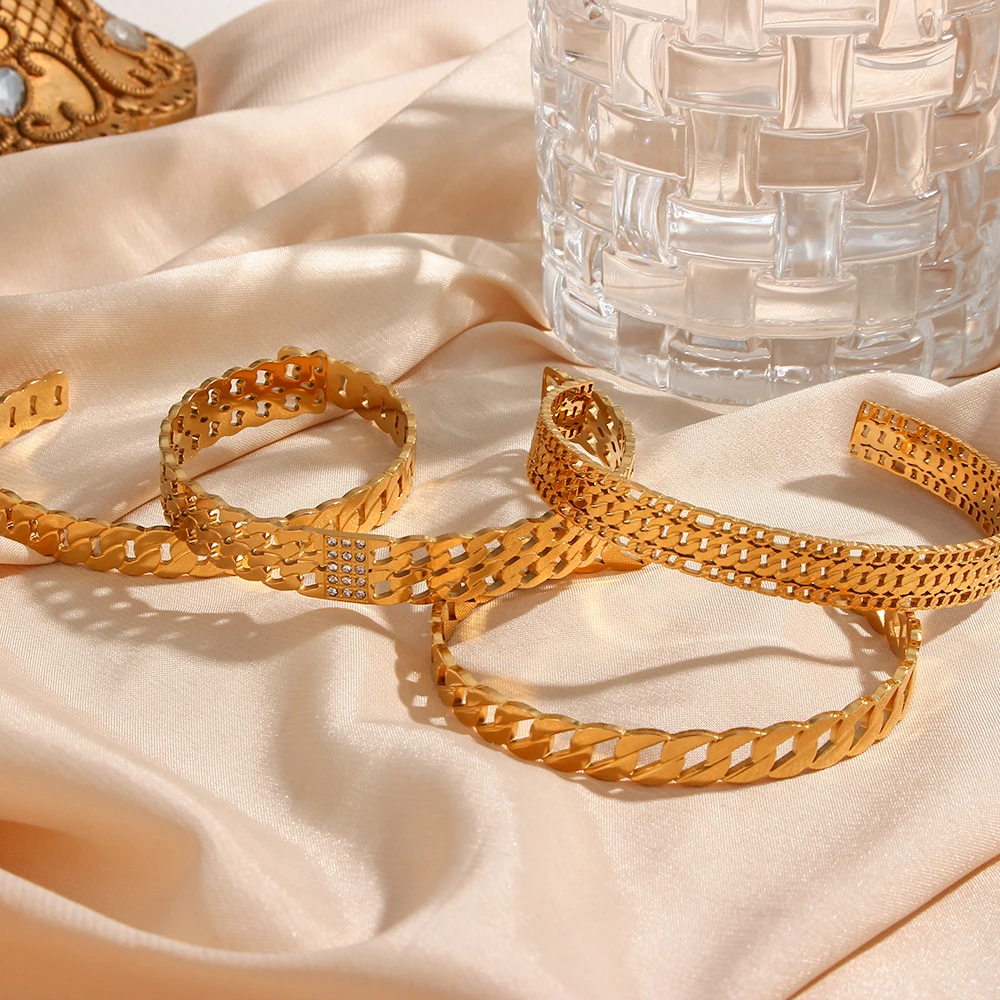 Unisex Curb Chain Bracelet - Stainless Steel Gold Plated Bangle For Men & Women 5 thumbnail image