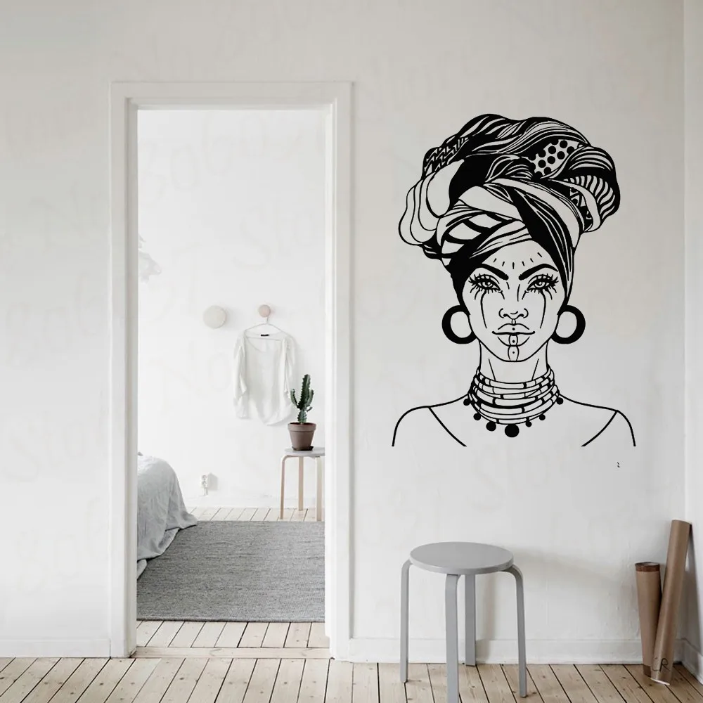 Tatouage Visage Femme Africaine