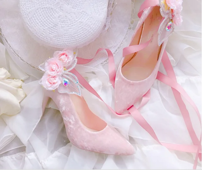 Бархатные розовые туфли принцессы с бабочками и цветами; свадебные бархатные женские туфли с бабочками; тонкие туфли на шпильке; Туфли Лолиты с ремешком